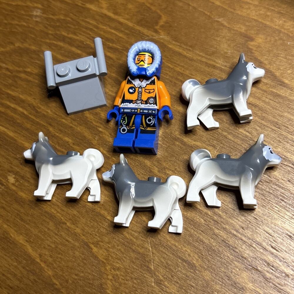 Lot of Lego City Artic Female Explorer Minifigure w/ 4 Dogs Husky Minifigs